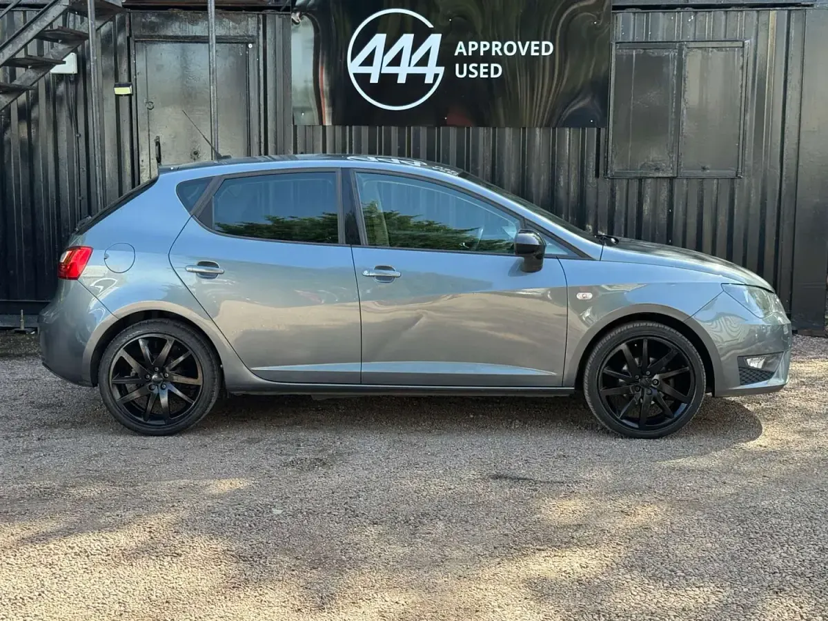 Usado Seat Ibiza FR 2014 Cinzento Citadino