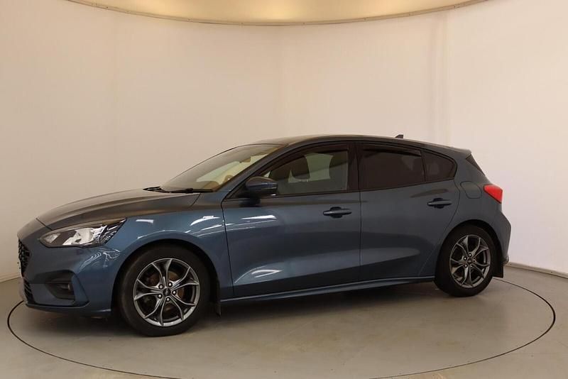 Used Ford Focus ST-Line 123 HP (90 kW) 2019 Blue Hatchback