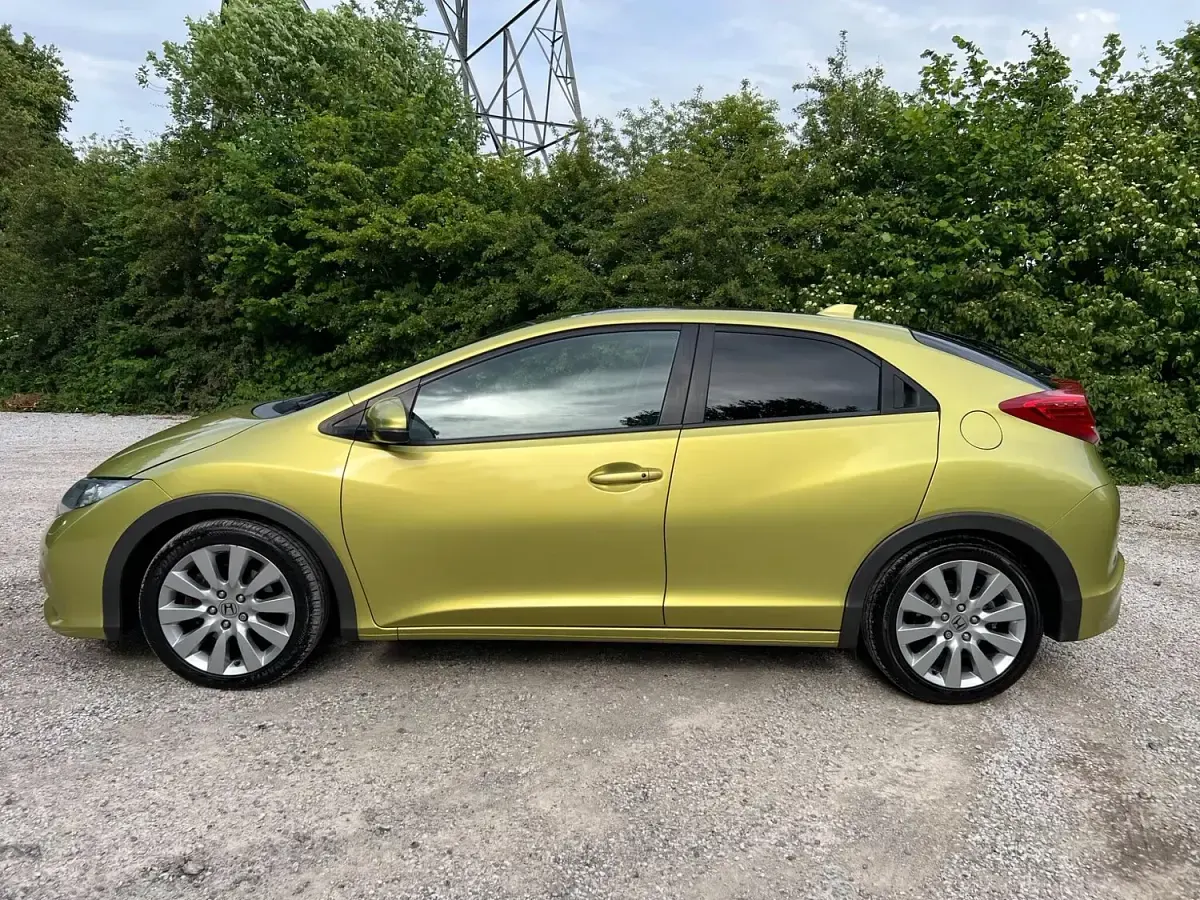 Used Honda Civic EX 142 HP (104 kW) 2014 Yellow Hatchback