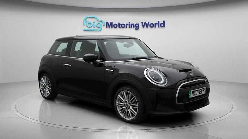 Used Mini Cooper S Hatch 135 kW (184 HP) 2022 Black Hatchback