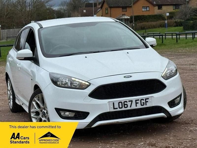 Used Ford Focus ST-Line 2018 White Hatchback
