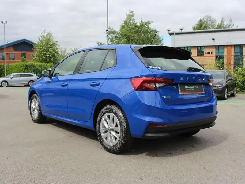 Ny Skoda Fabia SE 80 HK (58 kW) 2025 Blå Halvkombi
