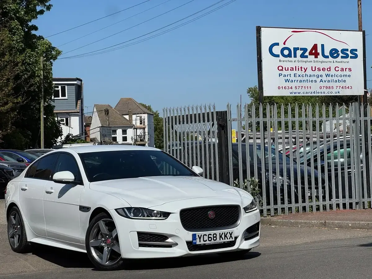 Used Jaguar XE R-Sport 180 HP (132 kW) 2018 White Sedan