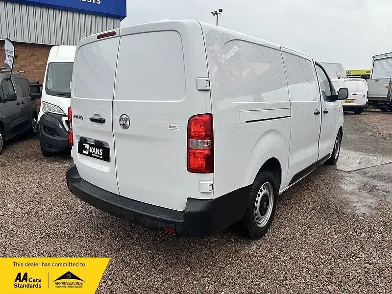 Used Vauxhall Vivaro 145 HP (106 kW) 2024 White MPV