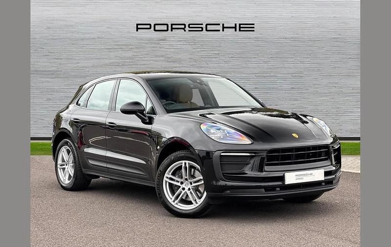 Used Porsche Macan 261 HP (191 kW) 2025 Black SUV
