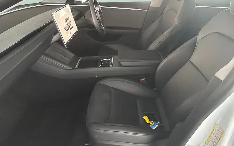 Used Tesla Model 3 Standard Range 180 kW (245 HP) 2025 Sedan
