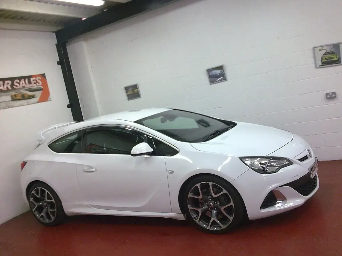 Used Vauxhall Astra GTC S 2016 White Hatchback