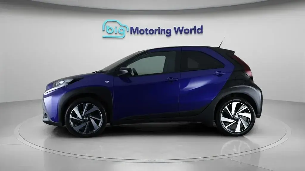 Used Toyota Aygo X 72 HP (52 kW) 2023 Blue SUV