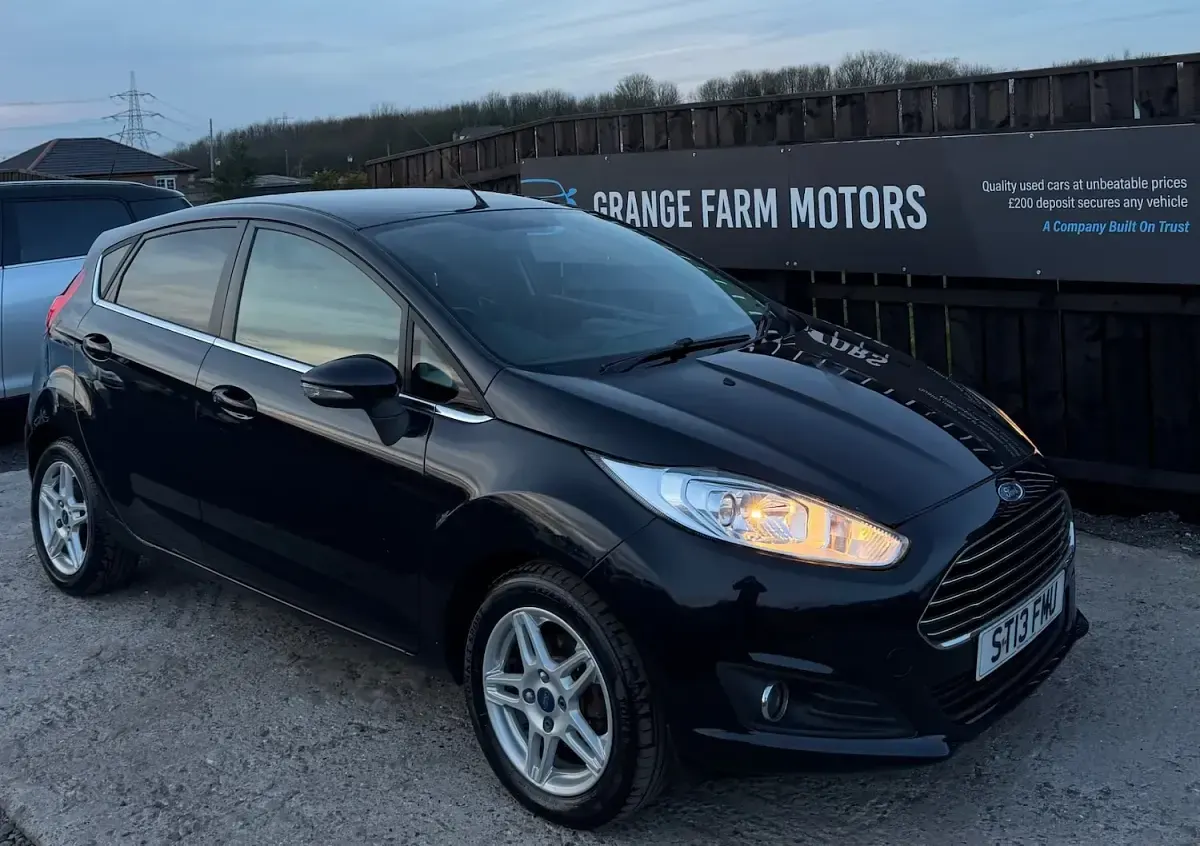 Used Ford Fiesta Zetec 125 HP (91 kW) 2013 Black Hatchback