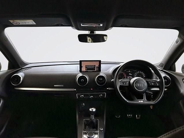 Usado Audi A3 Sportback S-Line 190 HP (139 kW) 2018 Preto Citadino