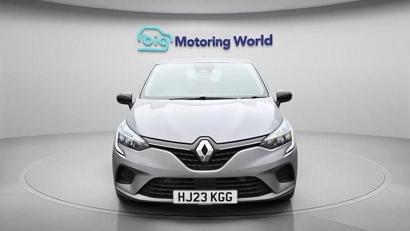 Used Renault Clio V Evolution 90 HP (66 kW) 2023 Grey Hatchback