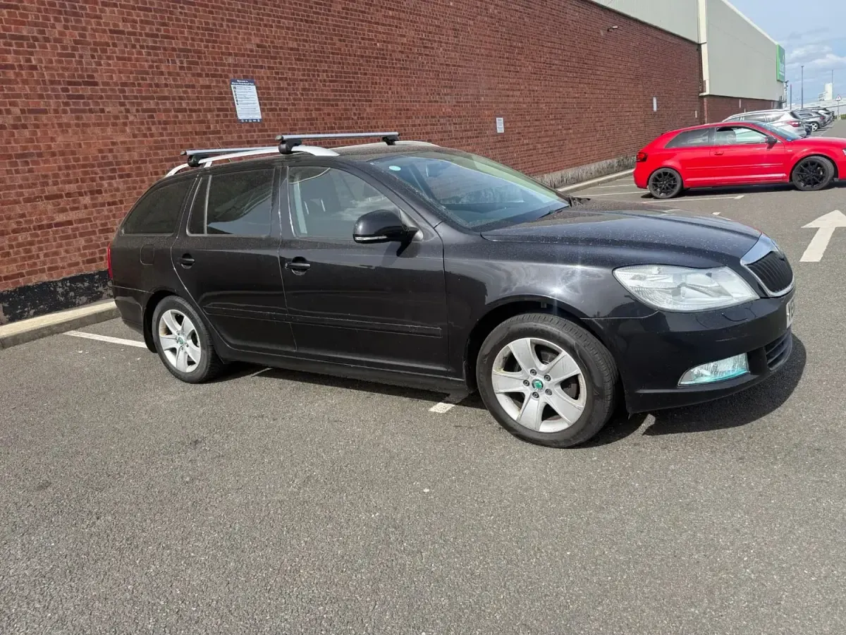 Używany Skoda Octavia Elegance 2013 Czarny Kombi