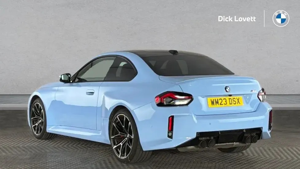 Begagnad BMW M2 Comfort Edition 454 HK (333 kW) 2023 Blå Sportkupé