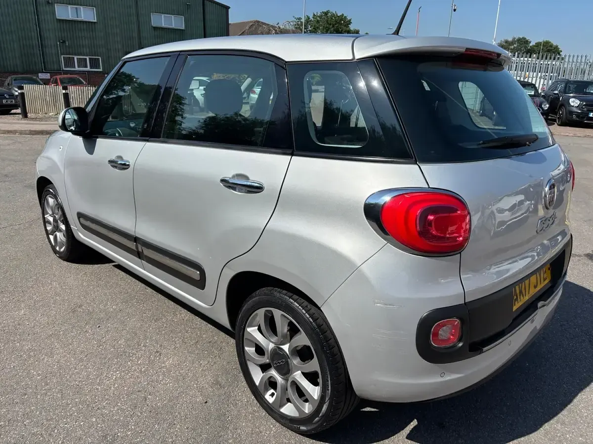 Used Fiat 500L Lounge 95 HP (69 kW) 2017 Silver MPV