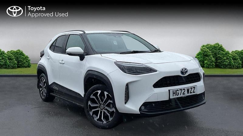 Used Toyota Yaris Hybrid Design 116 HP (85 kW) 2023 White