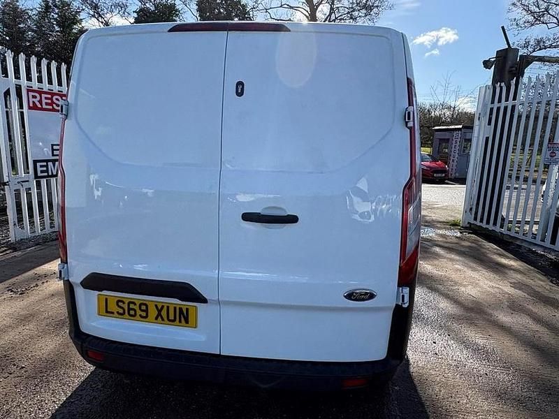 Used Ford Transit Custom 105 HP (77 kW) 2019 White Van