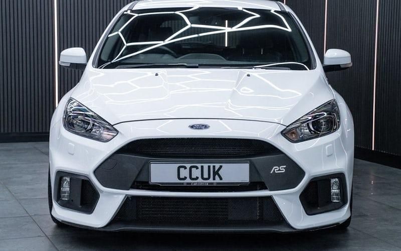 Used Ford Focus RS 350 HP (257 kW) 2017 White Hatchback