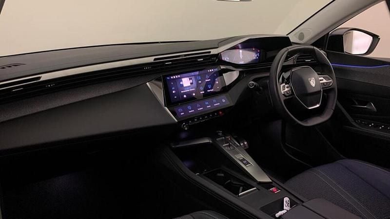 Used Peugeot 308 Allure 129 HP (94 kW) 2022 Grey Hatchback