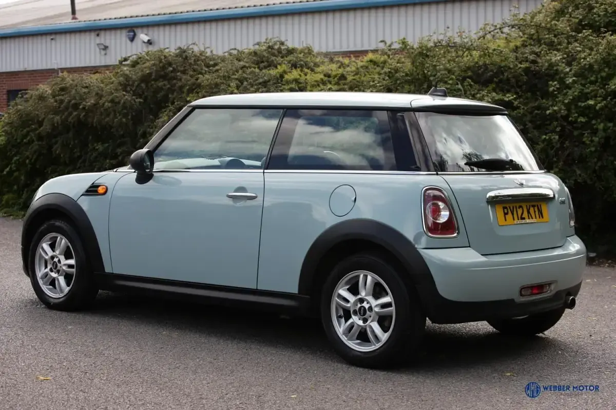 Begagnad Mini ONE Hatch 97 HK (71 kW) 2012 Blå Halvkombi