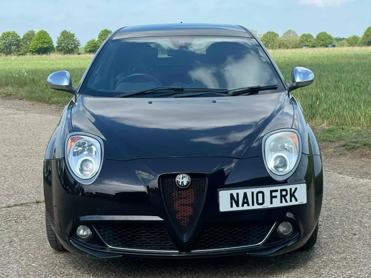 Begagnad Alfa Romeo MiTo 2010 Svart Halvkombi
