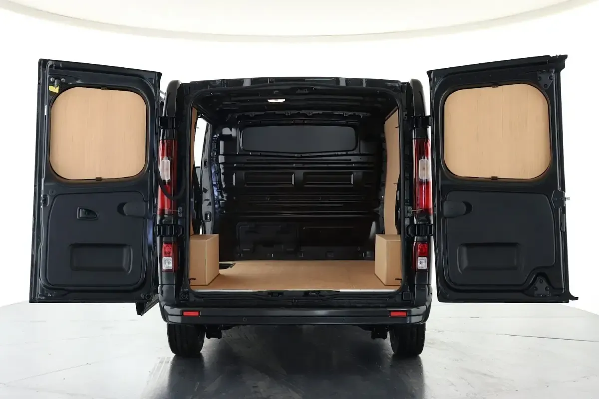 New Renault Trafic 2026 Black