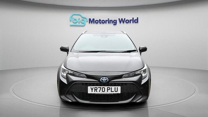 Used Toyota Corolla 122 HP (89 kW) 2020 Black Estate