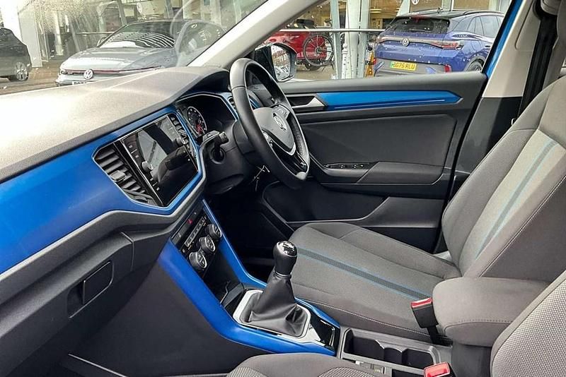 Used VW T-Roc Design 115 HP (84 kW) 2020 Blue SUV