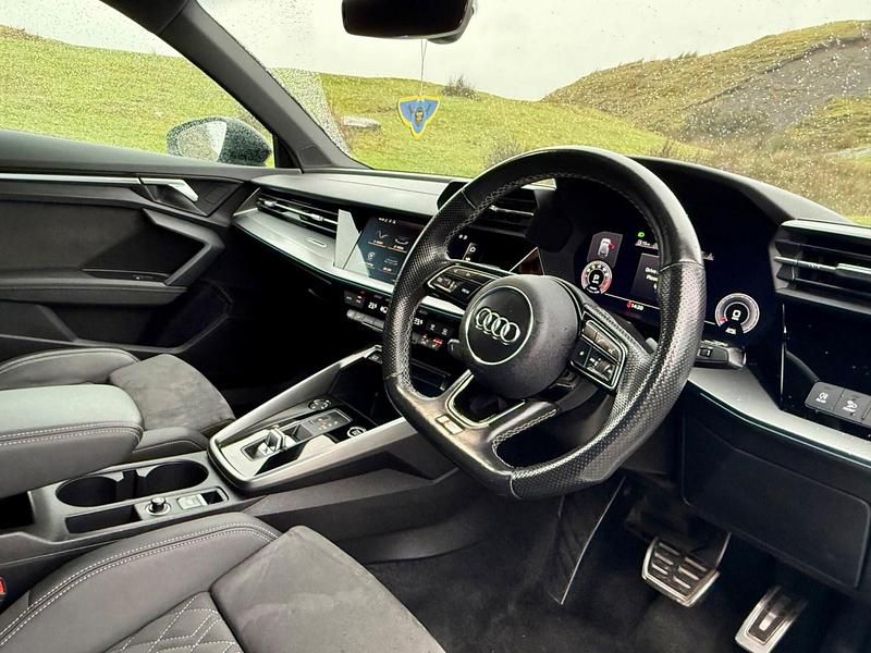 Used Audi A3 Sportback Comfort 150 HP (110 kW) 2021 White Hatchback