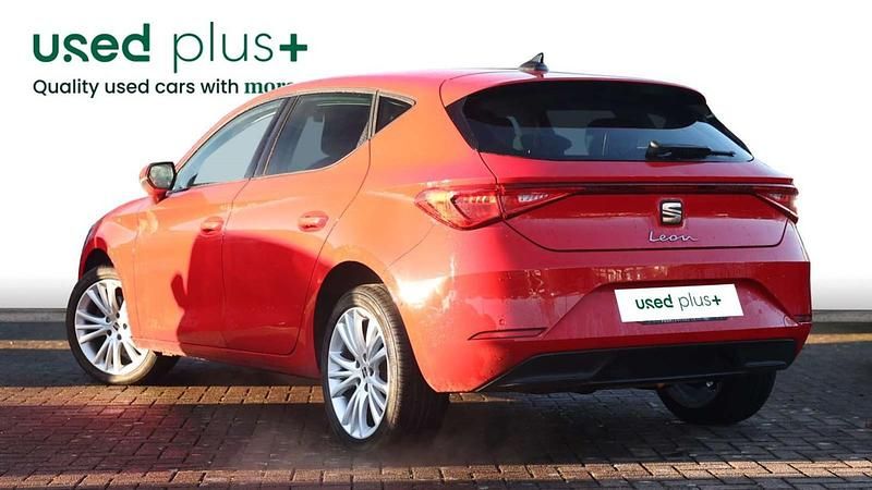 Used Seat Leon SE Dynamic 110 HP (80 kW) 2021 Red Hatchback