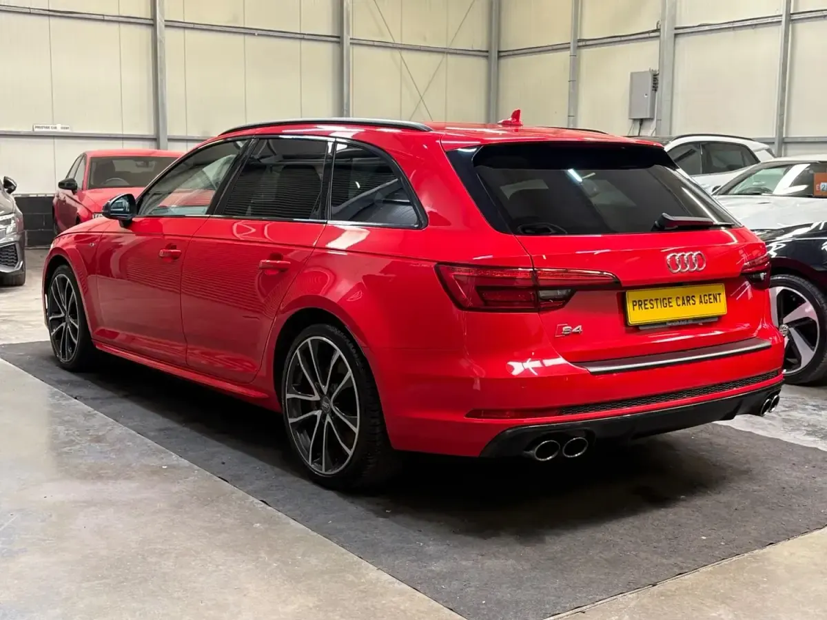 Used Audi S4 354 HP (260 kW) 2017 Red Estate