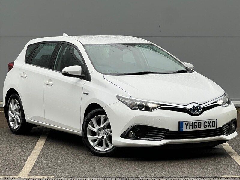 White Used 2018 Toyota Auris Hybrid Hatchback | £9,495 (Fair price) - Image 1/4
