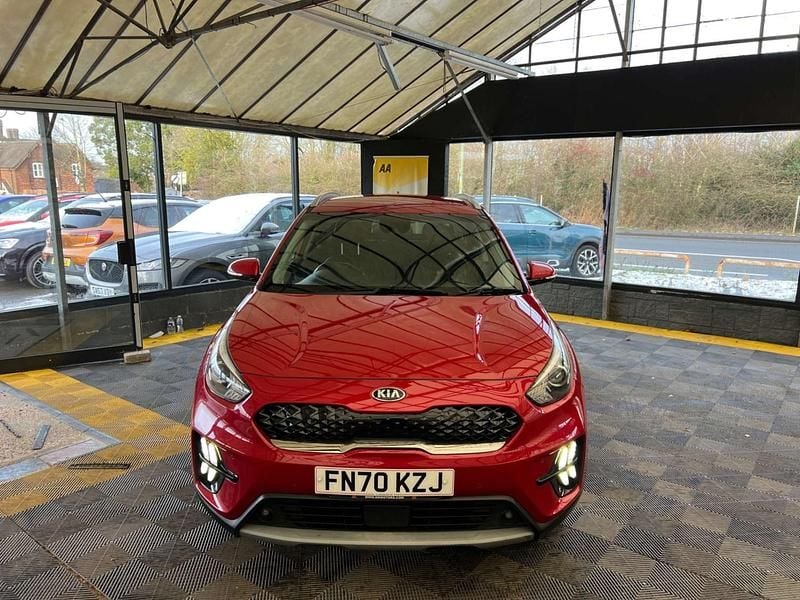 Used Kia Niro 141 HP (103 kW) 2020 Red SUV