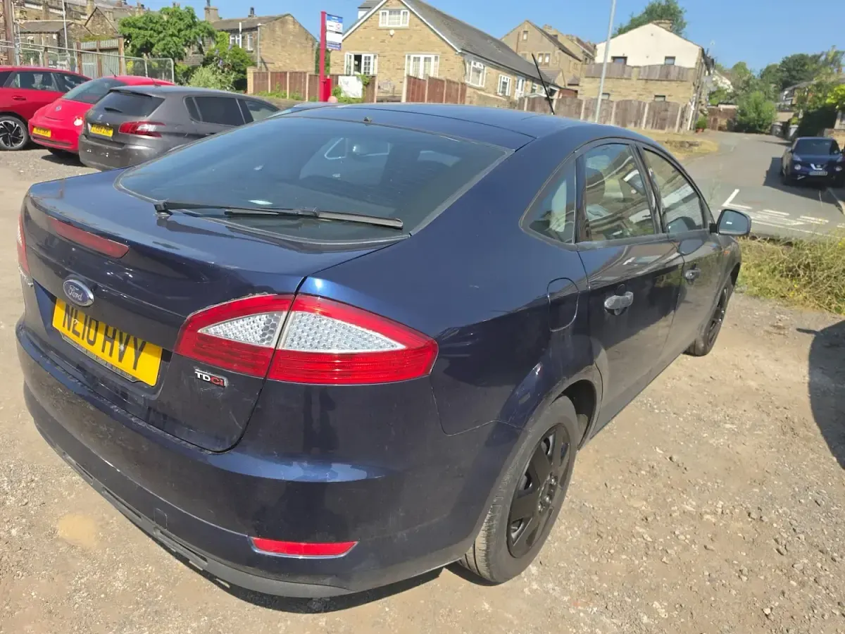 Used Ford Mondeo 2010 Blue Hatchback