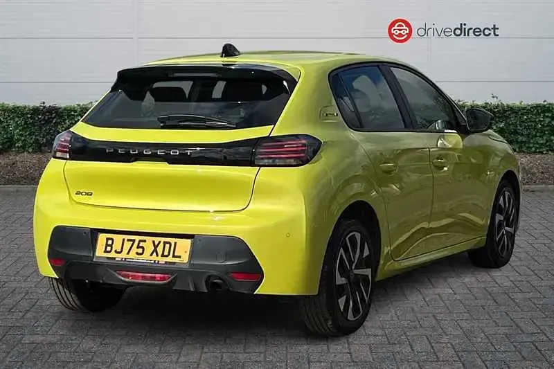 Used Peugeot 208 Style 100 HP (73 kW) 2025 Yellow Hatchback