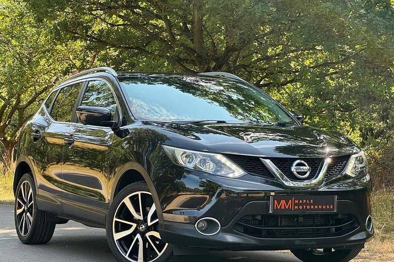 Black Used 2016 Nissan Qashqai Tekna SUV | £10,995 (Fair price) - Image 1/1