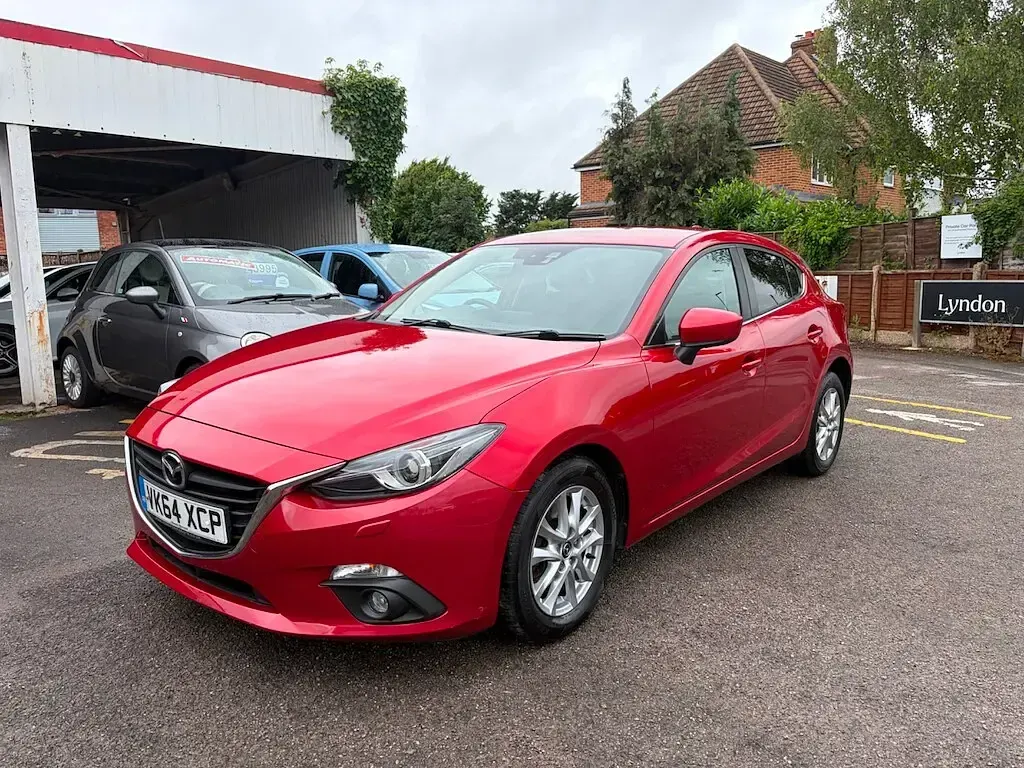 Used Mazda 3 120 HP (88 kW) 2014 Red Hatchback