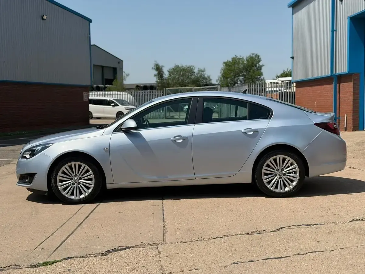 Used Vauxhall Insignia Design Edition 2017 Silver Hatchback