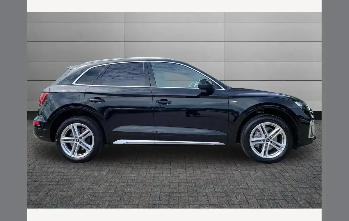 Used Audi Q5 S-Line 204 HP (150 kW) 2022 Mythos black SUV