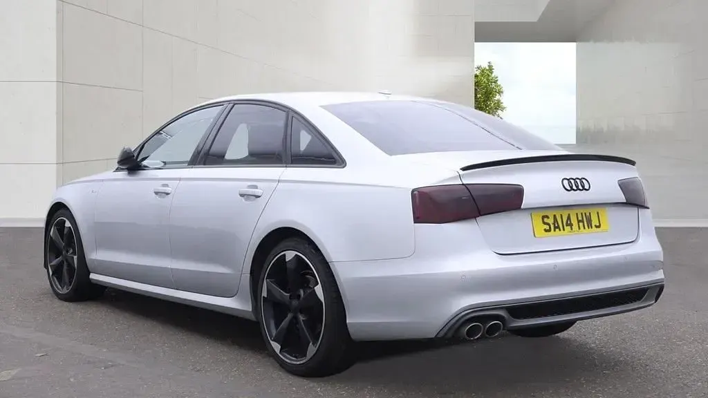 Used Audi A6 Black Edition 190 HP (139 kW) 2014 Silver Sedan