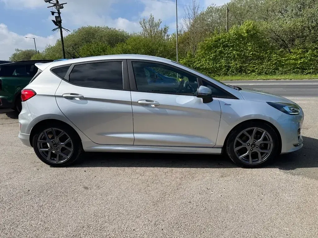 Used Ford Fiesta ST-Line 125 HP (91 kW) 2023 Silver Hatchback