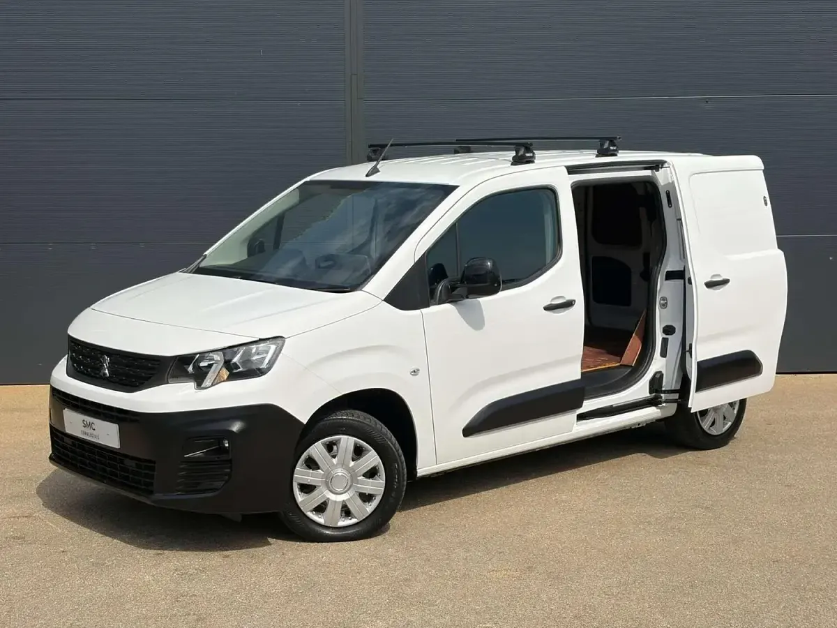Used Peugeot Partner Premium 131 HP (96 kW) 2022 White MPV