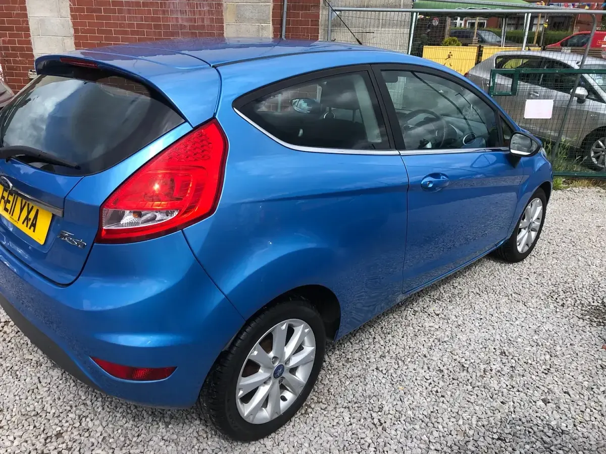 Used Ford Fiesta Zetec 2011 Blue Hatchback