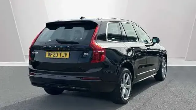 Begagnad Volvo XC90 Core 247 HK (181 kW) 2023 SUV