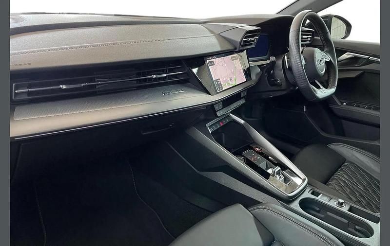 Usado Audi S3 Black Edition 306 HP (225 kW) 2024 Preto Sedan