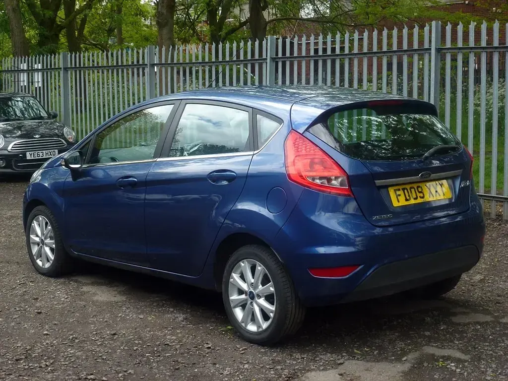 Usado Ford Fiesta Zetec 94 HP (69 kW) 2009 Azul Citadino