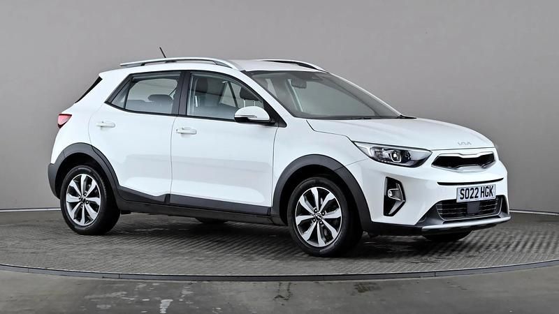 White Used 2022 Kia Stonic SUV | £14,798 (Good price) - Image 1/4