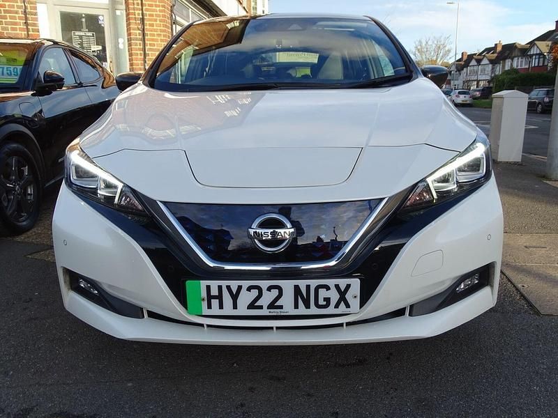 Used Nissan Leaf Tekna 110 kW (150 HP) 2022 White Hatchback