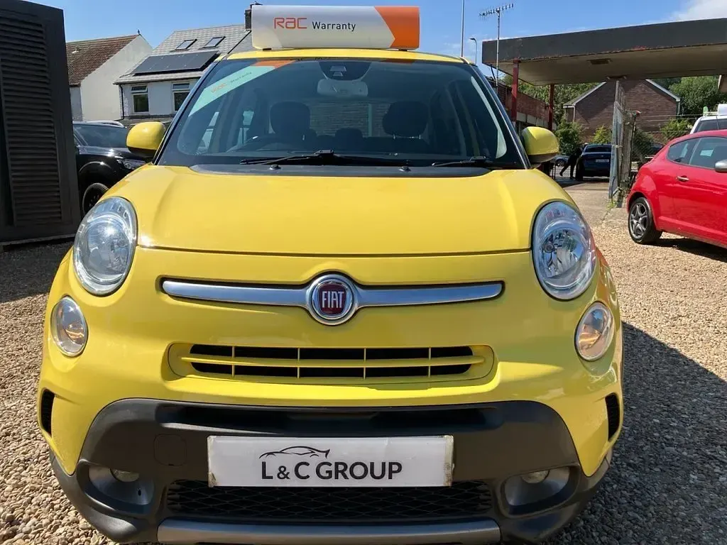 Used Fiat 500L Trekking 85 HP (62 kW) 2015 Yellow MPV