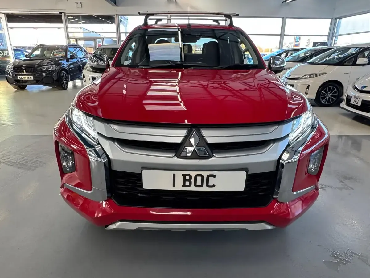 Used Mitsubishi L200 150 HP (110 kW) 2020 Red Pickup
