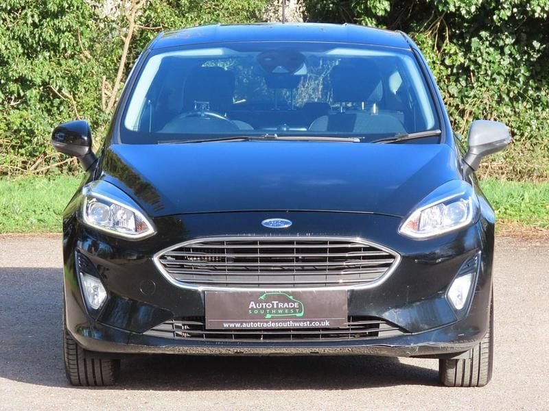 Used Ford Fiesta Zetec 100 HP (73 kW) 2018 Black Hatchback